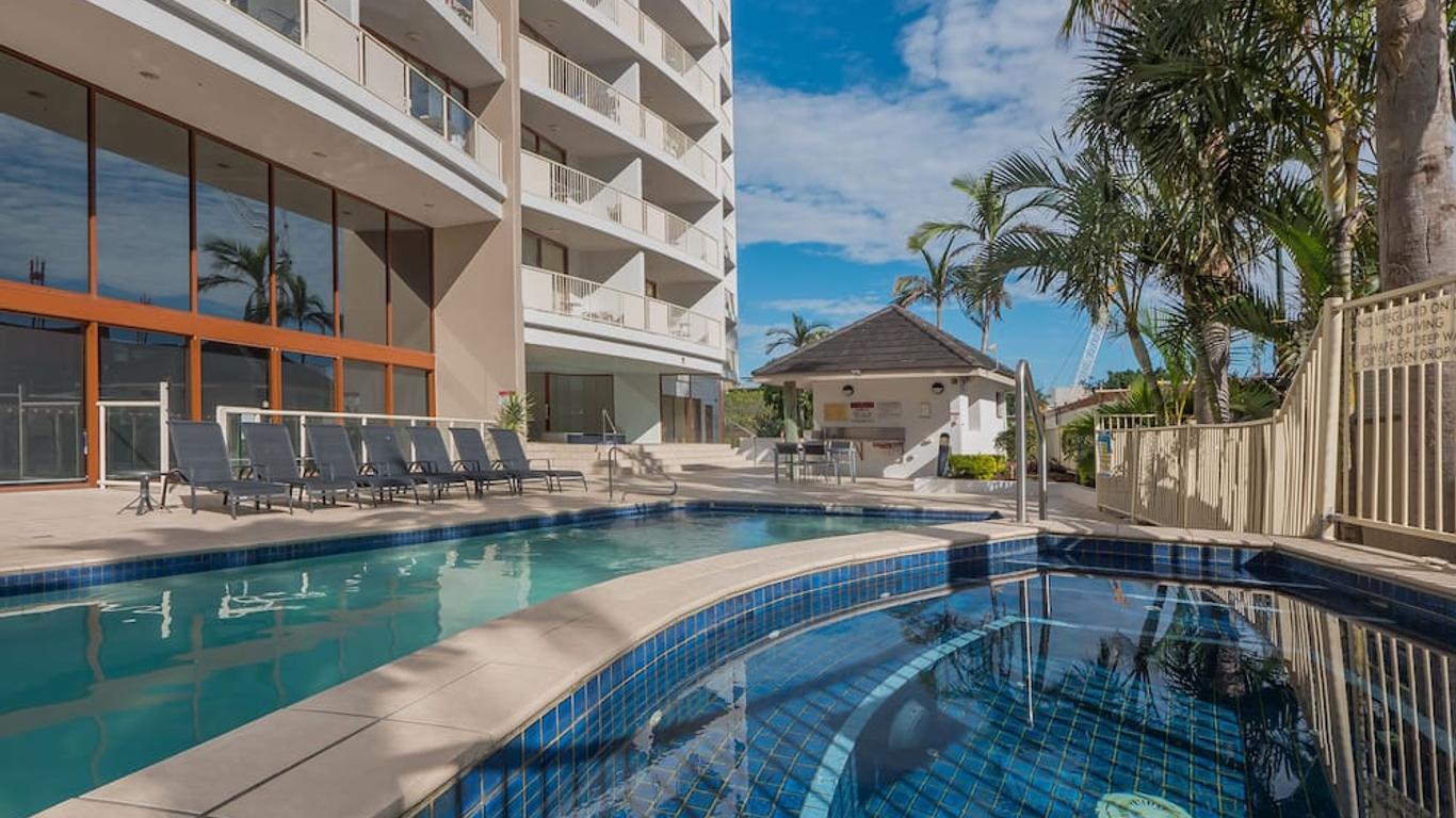 Broadbeach Savannah Resort