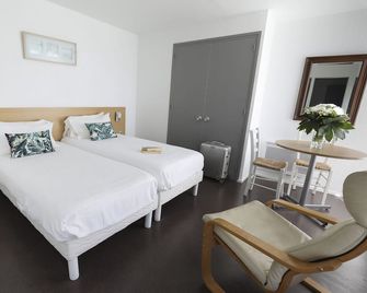 Hotel Thermes Les Ecureuils - Dax - Makuuhuone