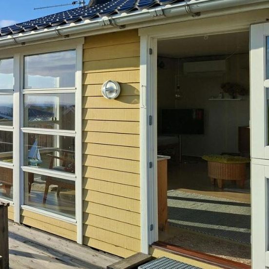 Cozy Yellow Holiday Home With Sea View – Slagelse