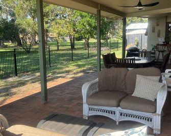 Rise N Shine Rainbow Beach - Rainbow Beach - Patio