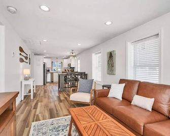 Bliss by the Sea - Cozy Beachside Escape - Clinton - Living room