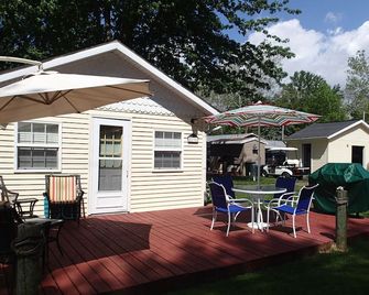 Great Get-a-way/sleeps 4 - Warsaw - Innenhof