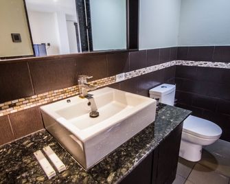 Cliffside Resort - Panglao - Bathroom