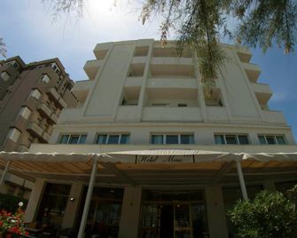 Mare - Pesaro - Edificio