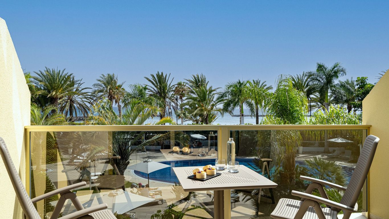 سير أنتوني هوتل