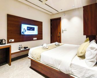 Hotel Narayanee - Parbhani - Bedroom