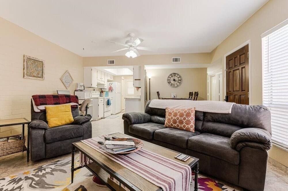 Perfect Getaway! - Green Valley - Living room