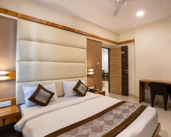 Home2 Suites and Service Apartments, Mumbai Airport - Mumbai - Bedroom