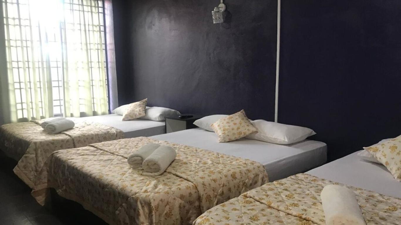 OYO 89797 Hotel Mansya