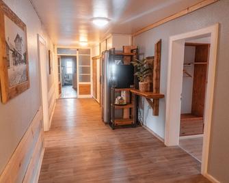 Hostel - Ron`s Guesthouse - Oberstdorf - Pasillo