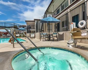 Best Western Rose Garden Inn - Watsonville - Басейн