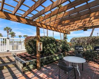 beach front south seas king bed newly renovated amazing sunsets beach open - Captiva - Balcony
