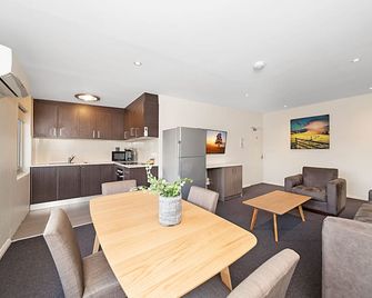Carlton Suites - Goulburn