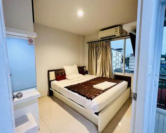 Inn Kham Apartment - Chiang Mai - Habitación
