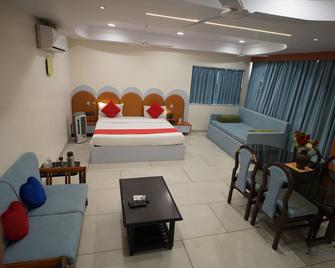 Hotel Gokul - Gāndhīdhām - Bedroom