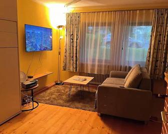 Schnuckeliges Appartement in Prien am Chiemsee - Prien am Chiemsee - Wohnzimmer