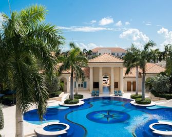 The Regent Grand Resort - פרובידנסיאלס - בריכה