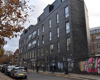 Cosmos Capsule Hub London - London - Building