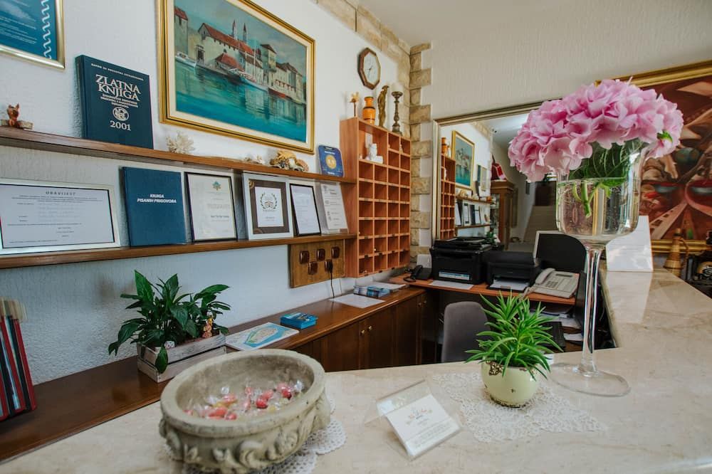 هوتل فيلا تينا - تروجير - أفضل طعام