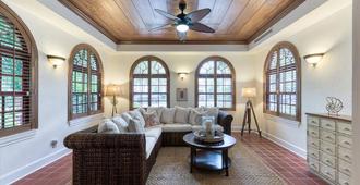 Impeccably Restored Historic Home - West Palm Beach - Sala de estar
