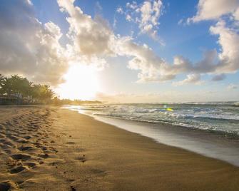Beautiful Villa 4100 sq ft WiFi , Check out our video, contact for availability - Camuy - Beach