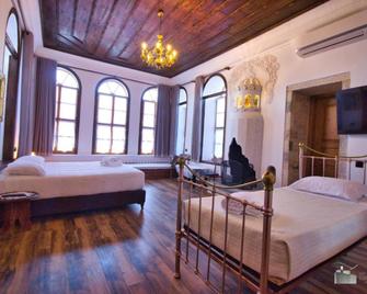 Hotel Praga - Gjirokastra - Habitación