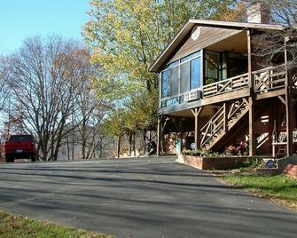 Top O' The Knob, Private Entrance, Romantic Getaway, Private Deck, and Fire Pit - Asheville - Bâtiment