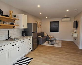 Modern 1 Bedroom Suite located in the Centre of the beautiful Annapolis Valley - New Minas