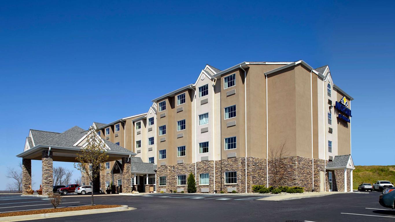 Microtel Inn & Suites by Wyndham Triadelphia/Wheel