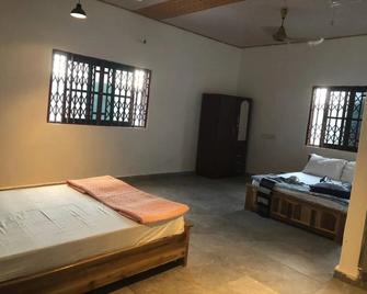 Charming 3-bed House in Kokrobite - Kokrobite - Habitación