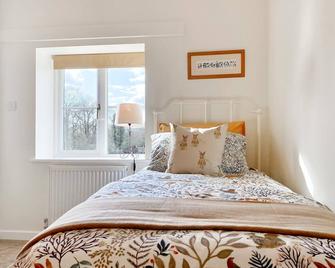 Middle Farm Cottage - Avebury - Bedroom