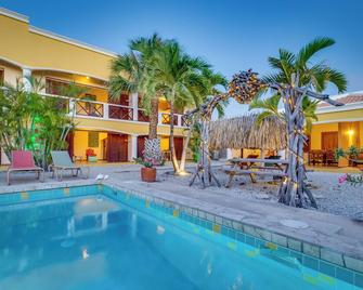 Djambo - Kralendijk - Basen