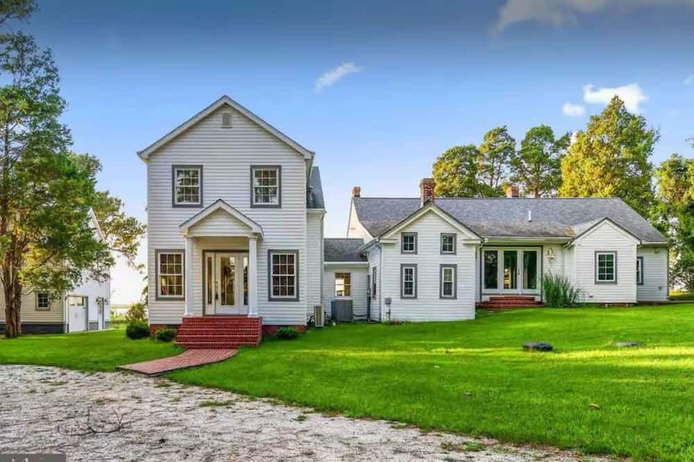 Waterfront Retreat w/ Private Beach and Dock