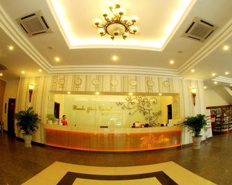 Bamboo Green Central Hotel - Da Nang - Front desk