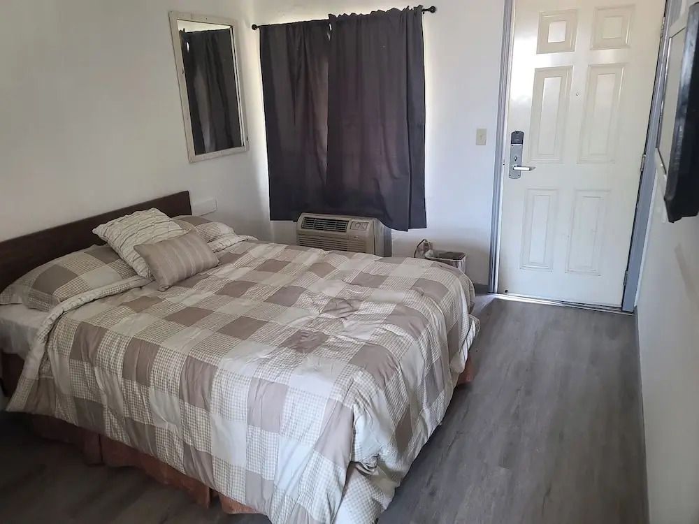 Nights Inn Motel - Emeryville