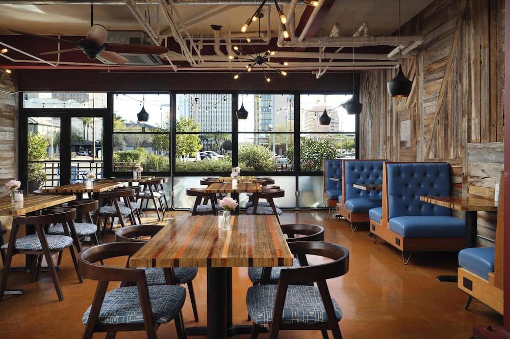 ذا كلاريندون هوتل آند سب، بي دبليو سيجنيتشر كوليكشن