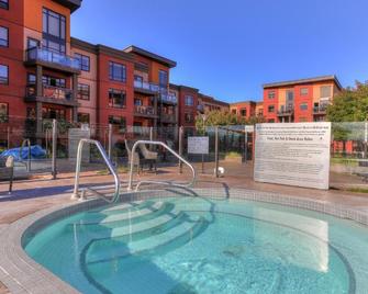 Playa Del Sol Resort - Kelowna