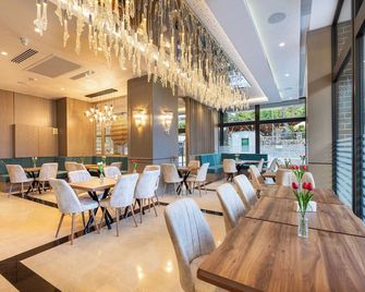 Davo Hotel - Tîrgu Neamţ - Restaurant