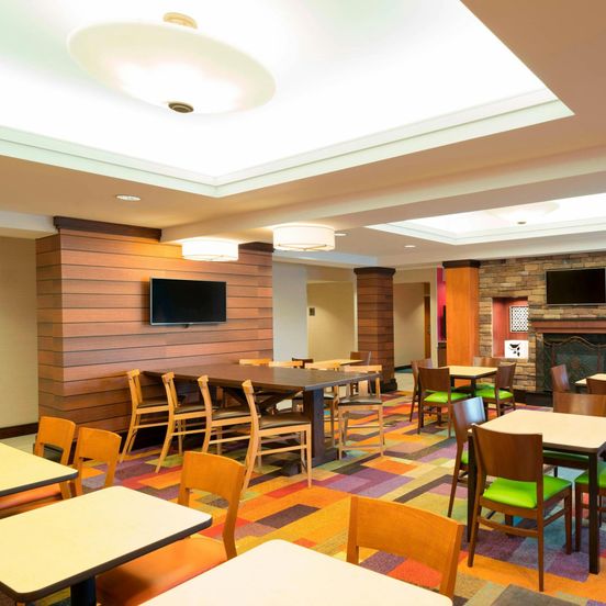 Fairfield Inn & Suites by Marriott State College image 1