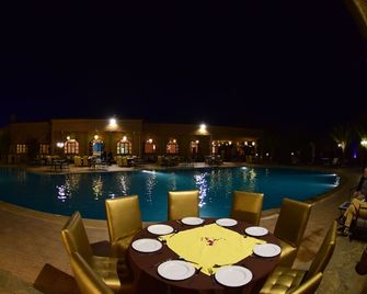 Palms Hotel Club - Erfoud - Piscine