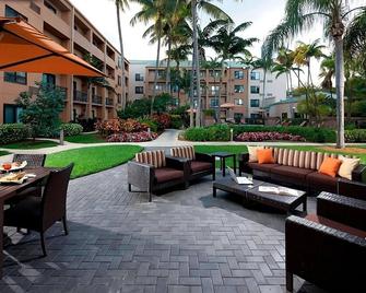 3 Posh Units in Miami Lakes! Pet-Friendly, w/ Pool, Close to Royal Oaks Park - Miami Lakes