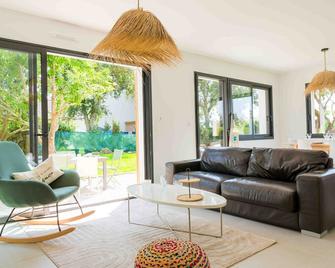 À 490m de la plage, maison neuve pour 8 - Trégunc - Salon