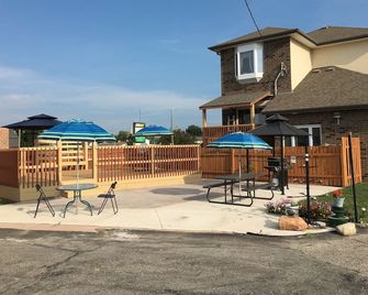 Sunparlor Motel - Leamington - Binnenhof