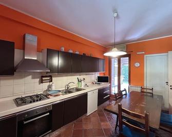Harmony House - Carrozziere - Cocina
