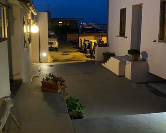 Villa Betty Nice studio apartment near the center - La Maddalena - Outdoor view