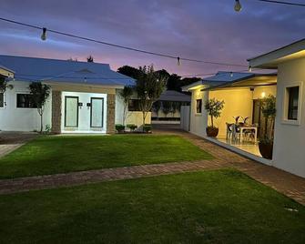 Maxton Boutique Hotel Upington - Upington - Budova
