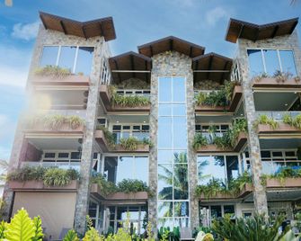 Anam Beach Resort - Calatagan - Edificio