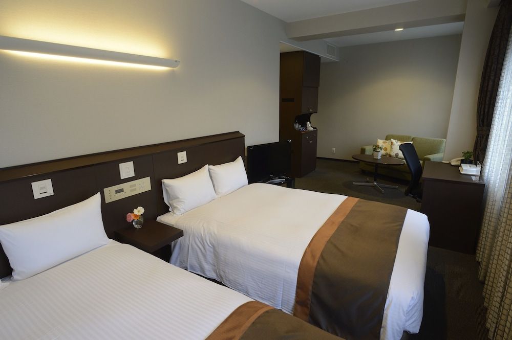 ناتشورال هوت سبرينج ميدوسوجي هوتل