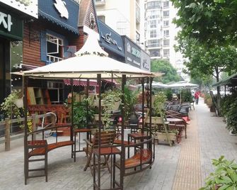 Qingdao World Ikea International Youth Hostel - Qingdao - Patio