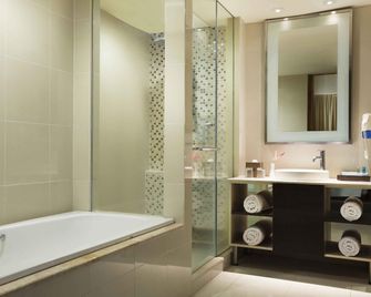 Novotel Manado Golf Resort & Convention Center - Manado - Slaapkamer
